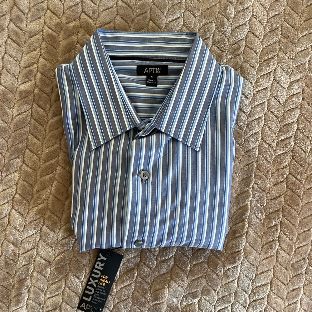 NWT men’s dress shirt size M